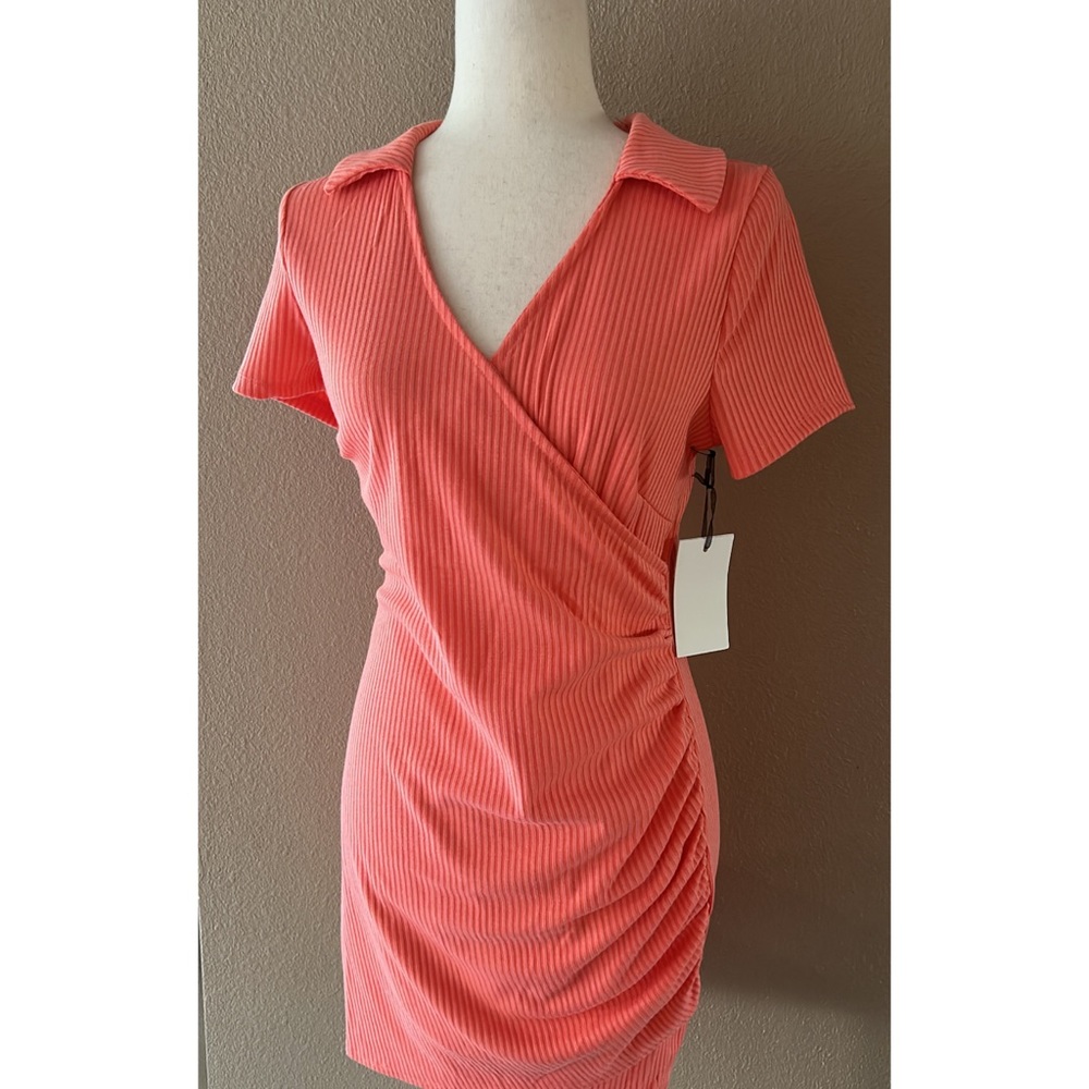 Ribbed v neckline dress - Picture 5 of 9